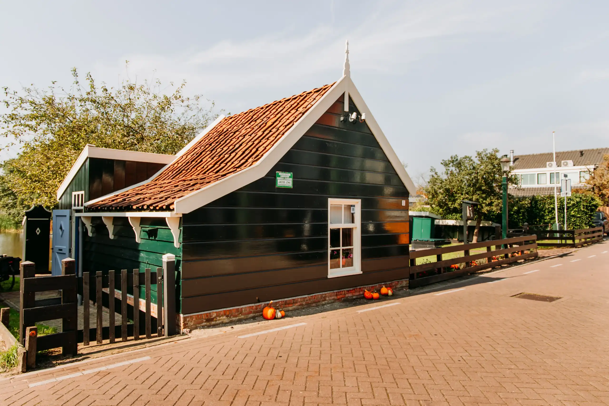 Het kleinste huisje van Schermerhorn buiten